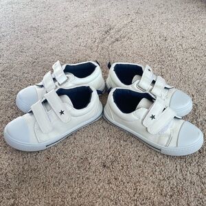 Kids White Sneakers with Star Detail Dual Hook and Loops